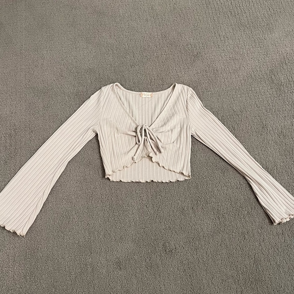 🩷 Alter’d State Ribbed Tie-Front Cropped Top Bell Sleeves Size M